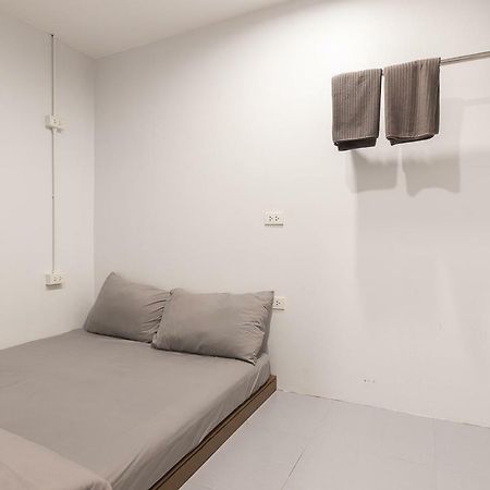 Хостел Minimal House Patong (Adults Only) Екстер'єр фото