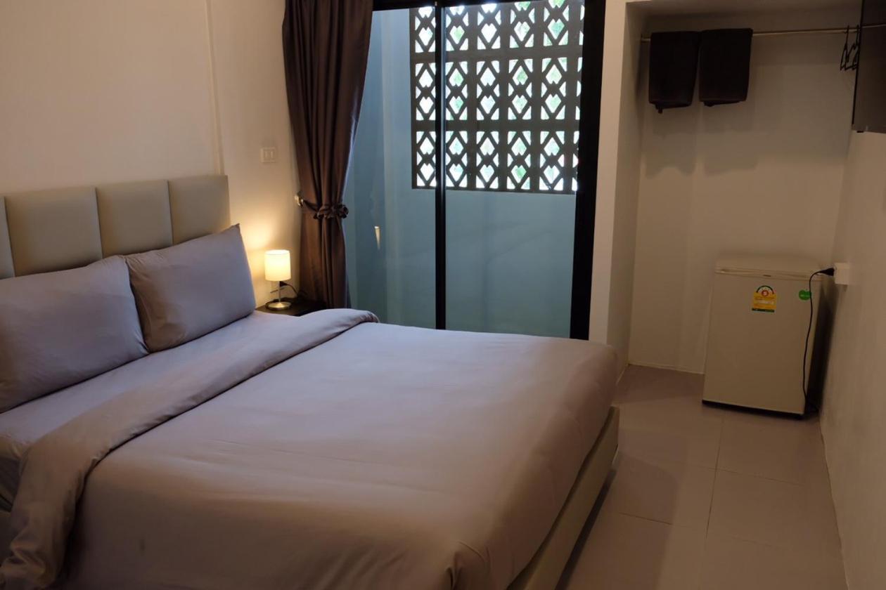 Хостел Minimal House Patong (Adults Only) Екстер'єр фото