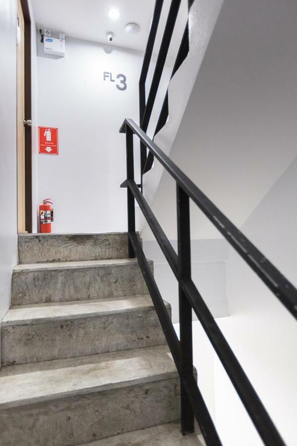 Хостел Minimal House Patong (Adults Only) Екстер'єр фото