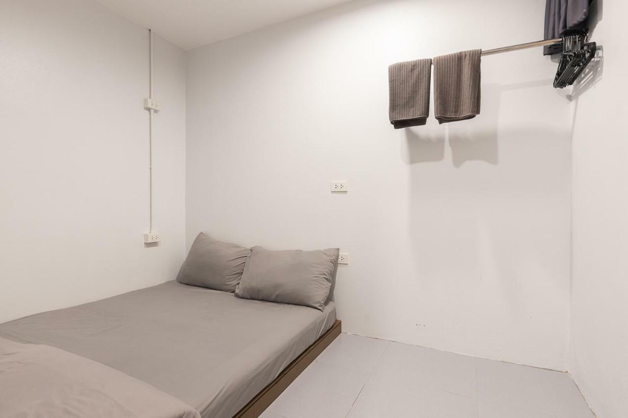 Хостел Minimal House Patong (Adults Only) Екстер'єр фото