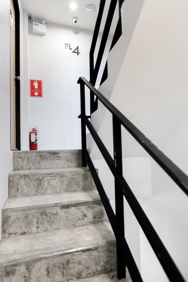 Хостел Minimal House Patong (Adults Only) Екстер'єр фото