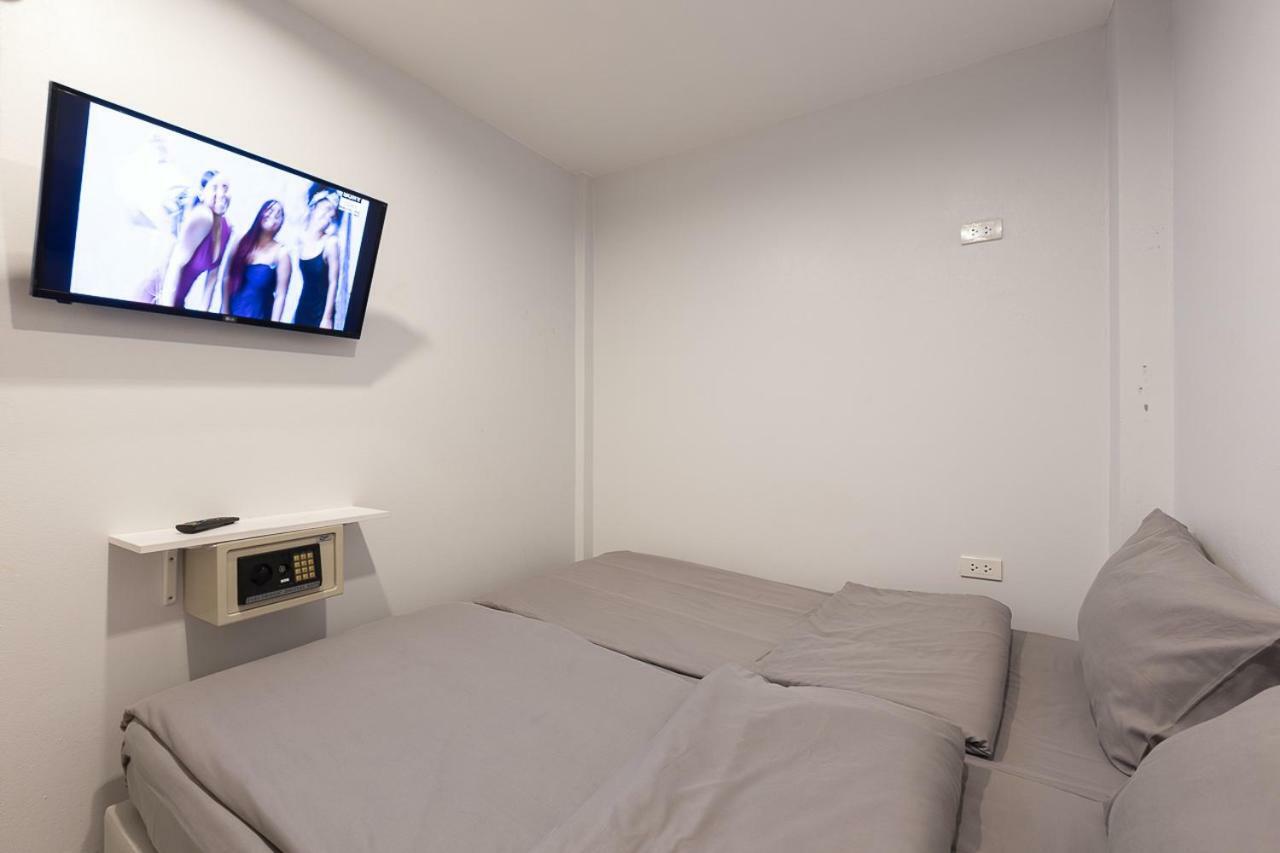 Хостел Minimal House Patong (Adults Only) Екстер'єр фото