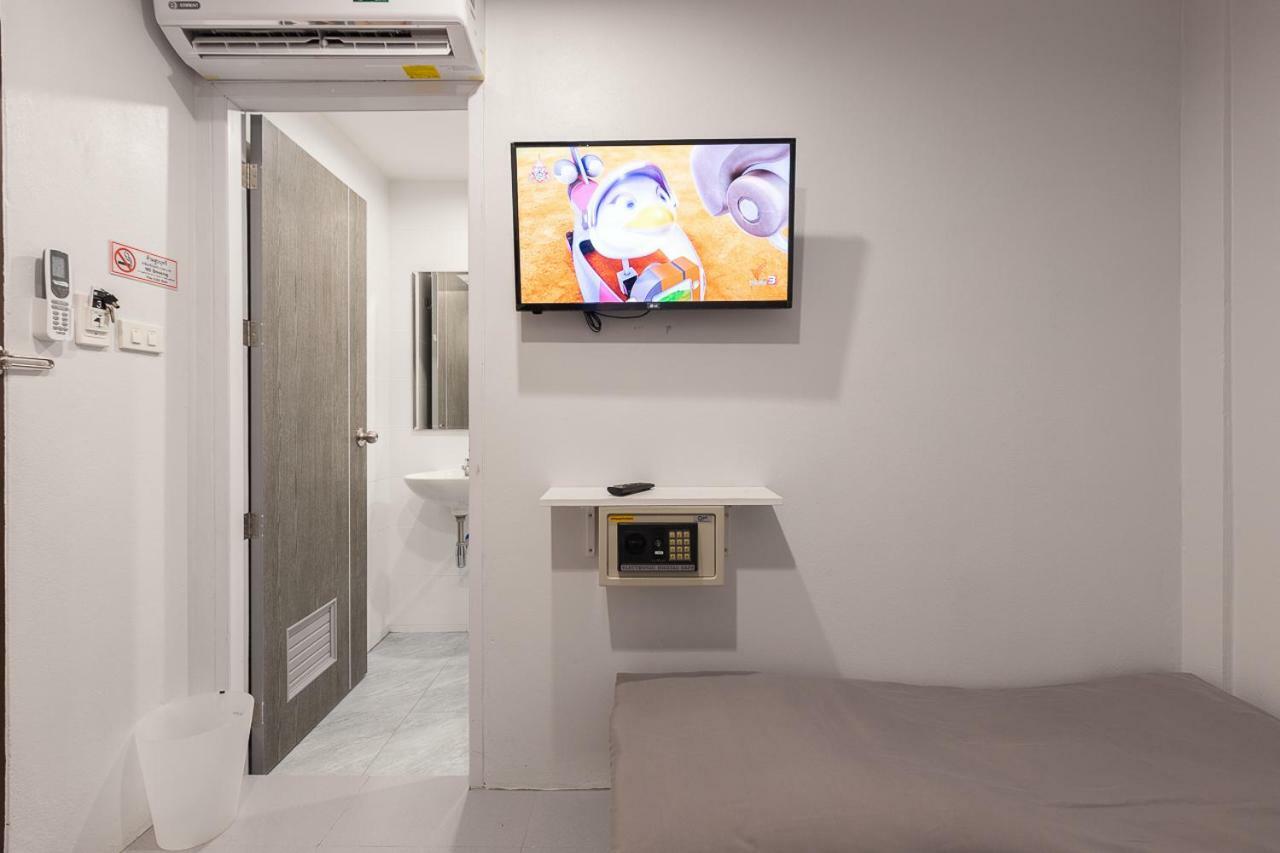 Хостел Minimal House Patong (Adults Only) Екстер'єр фото