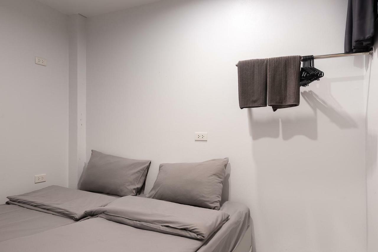 Хостел Minimal House Patong (Adults Only) Екстер'єр фото