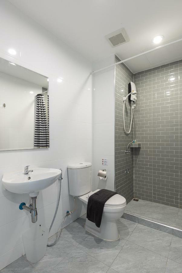 Хостел Minimal House Patong (Adults Only) Екстер'єр фото