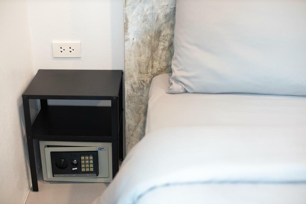 Хостел Minimal House Patong (Adults Only) Екстер'єр фото