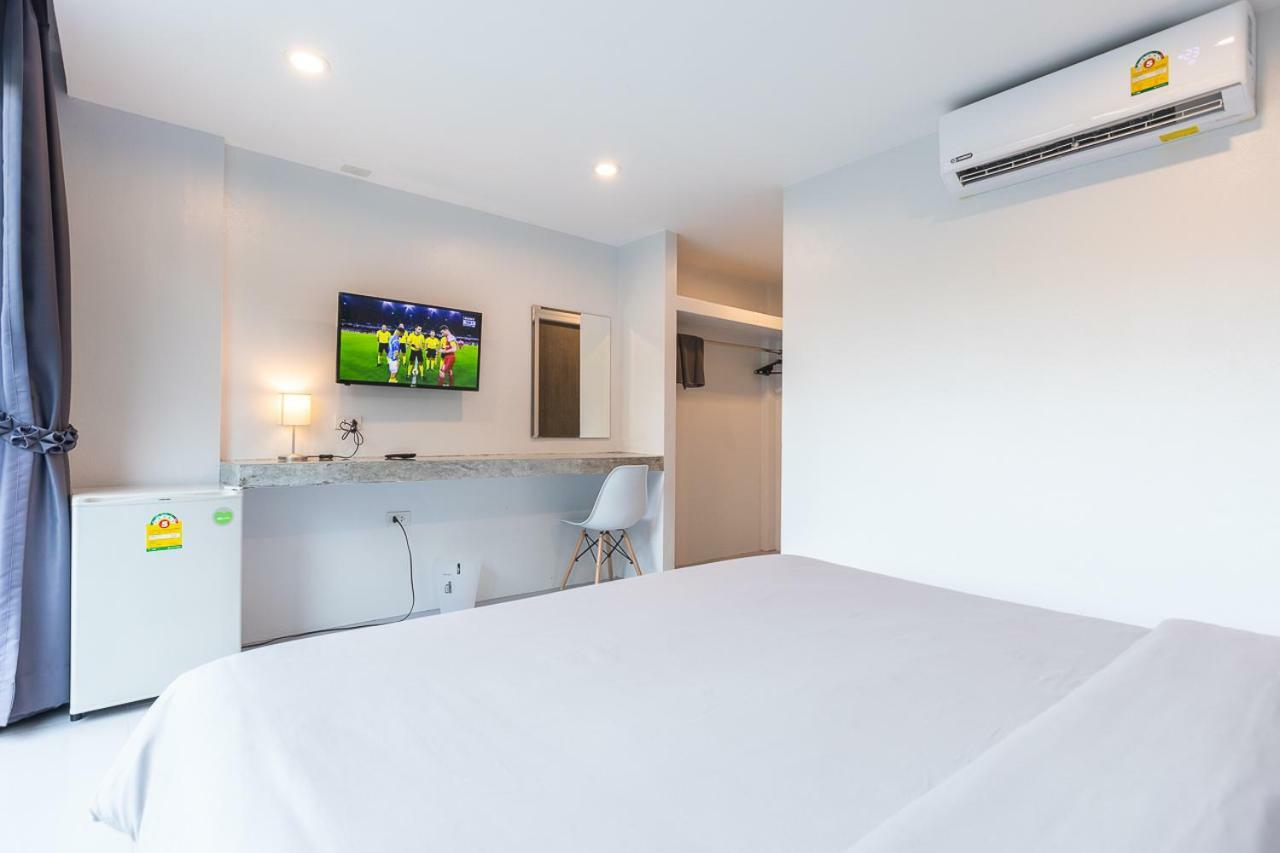 Хостел Minimal House Patong (Adults Only) Екстер'єр фото
