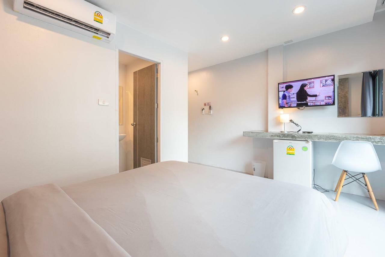 Хостел Minimal House Patong (Adults Only) Екстер'єр фото