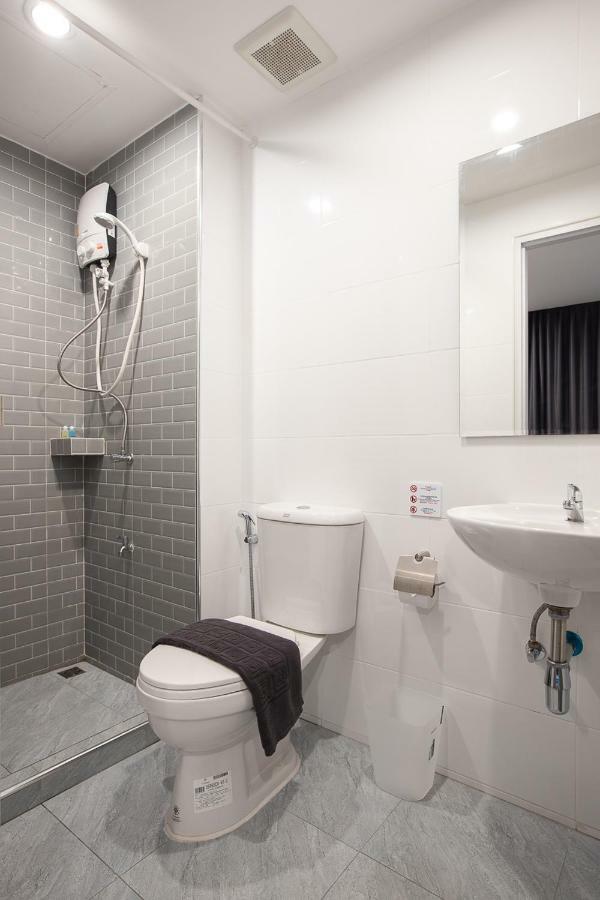 Хостел Minimal House Patong (Adults Only) Екстер'єр фото